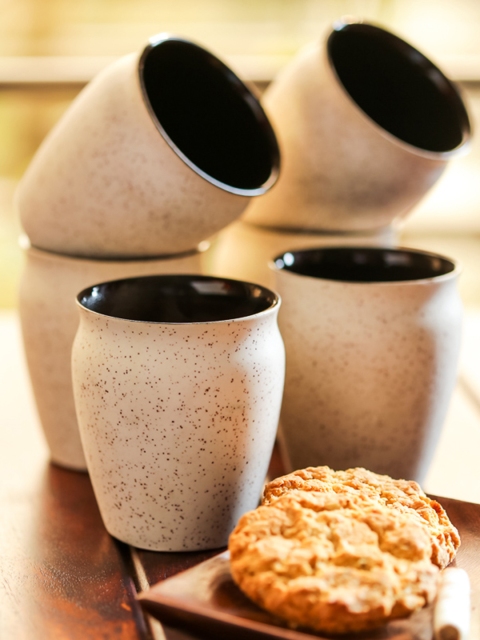 

ExclusiveLane Off-White & Black 6-Pieces Textured Ceramic Kulladhs Set