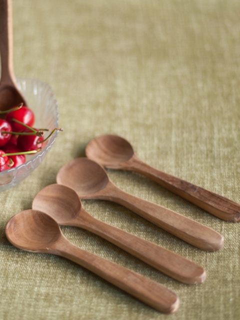 

ExclusiveLane Brown 5-Pieces Textured Wood Spoon Set