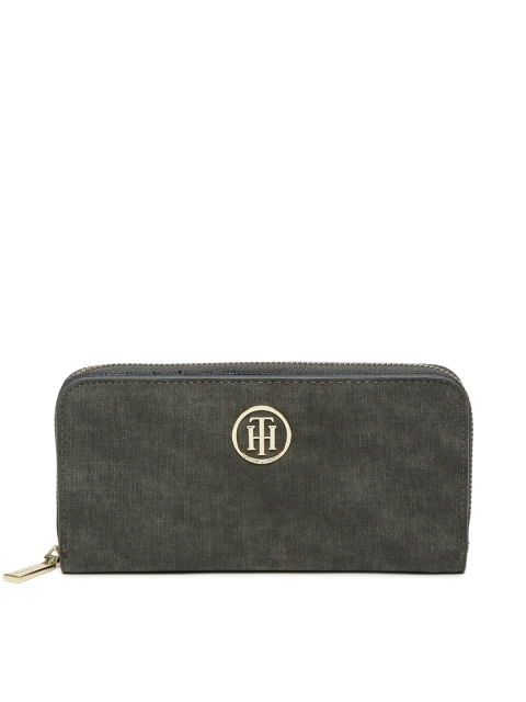 

Tommy Hilfiger Women Olive Green Solid Two Fold Wallet