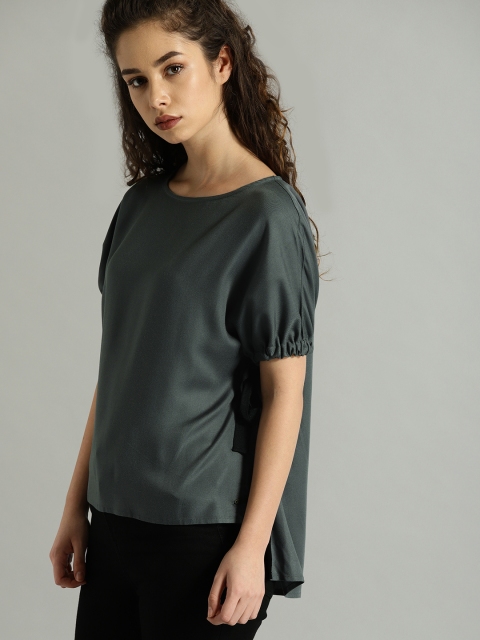 

Roadster Women Grey Solid High-Low Top