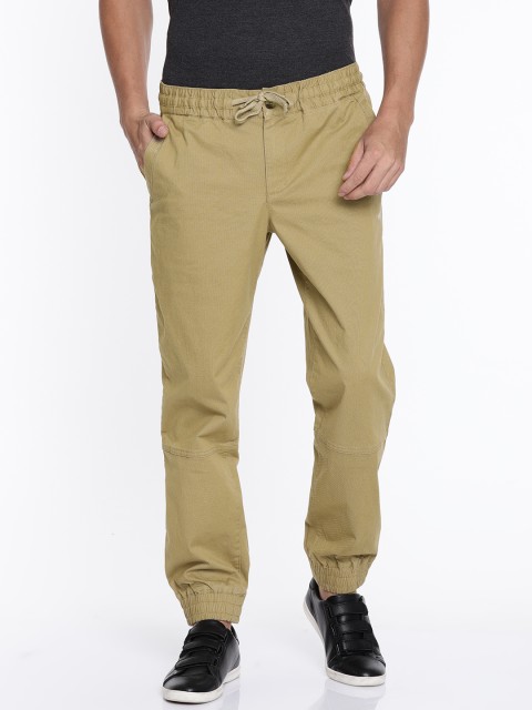 

Wildcraft Men Khaki Regular Fit Solid Cargo Joggers