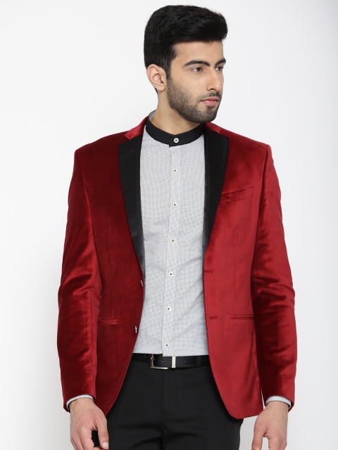 

Blackberrys Red Single-Breasted Slim Velvet Finish Tuxedo Blazer