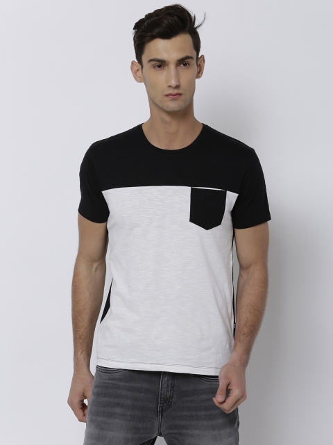 

HIGHLANDER Men Black & White Colourblocked Round Neck Slim Fit T-shirt