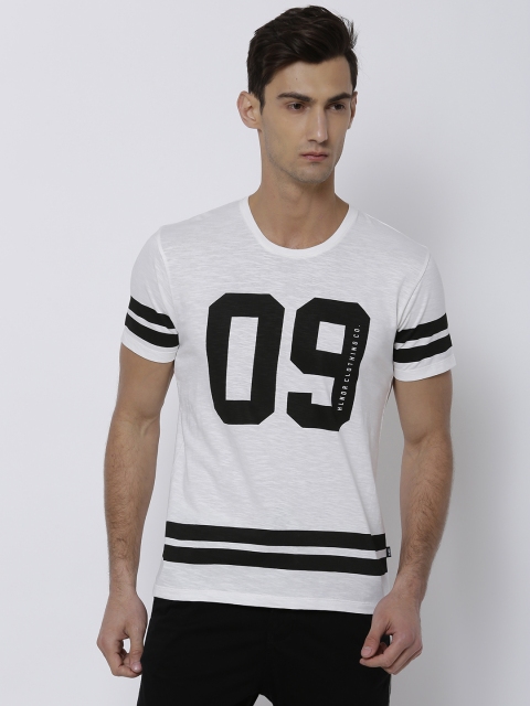 

HIGHLANDER Men Off-White & Black Printed Round Neck Slim Fit T-shirt