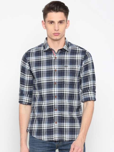 

The Indian Garage Co Men Blue & White Slim Fit Checked Casual Shirt