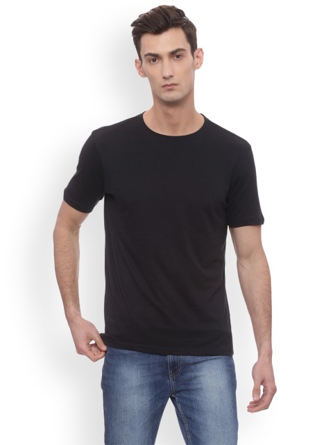 

Bareblow Men Black Solid T-shirt