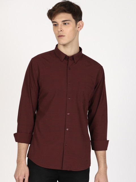 

ether Men Burgundy Regular Fit Solid Casual Shirt