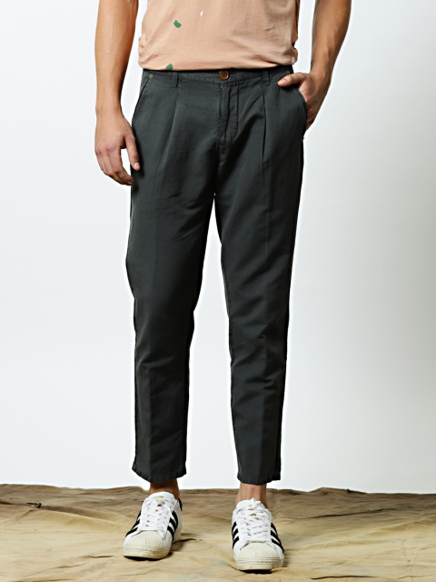 

Mr Bowerbird Men Charcoal Grey Cropped Pleated Linen Pants
