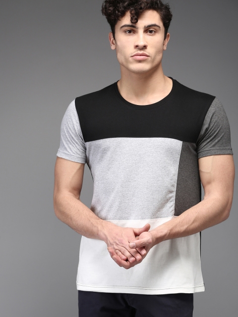 

HERE&NOW Men Black Colourblocked Round Neck T-shirt