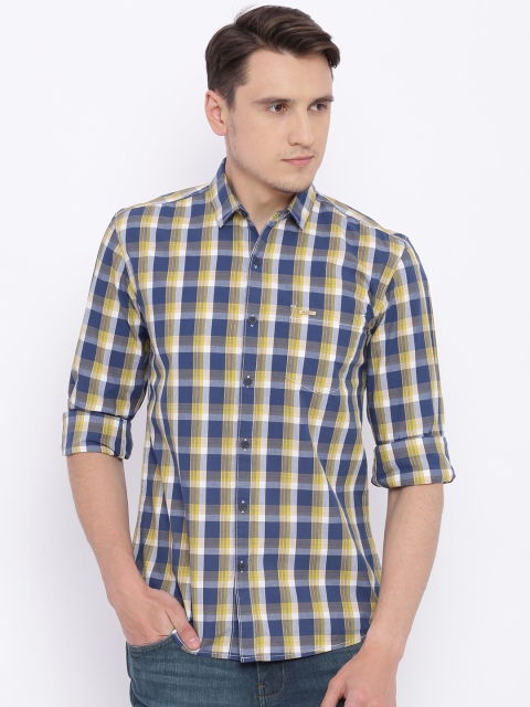 

Wrangler Men Blue & Yellow Regular Fit Checked Casual Shirt