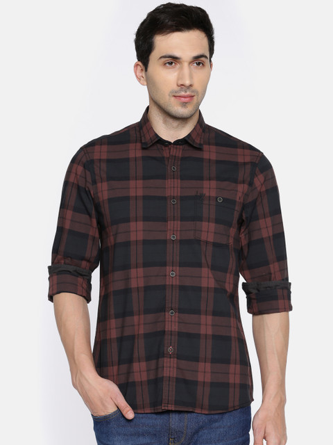 

Arrow Blue Jean Co. Men Maroon & Black Slim Fit Checked Casual Shirt