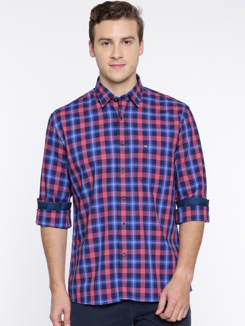 

Arrow Sport Men Pink & Blue Regular Fit Checked Casual Shirt