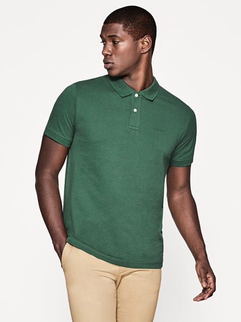 

ESPRIT Men Green Solid Polo Collar T-shirt