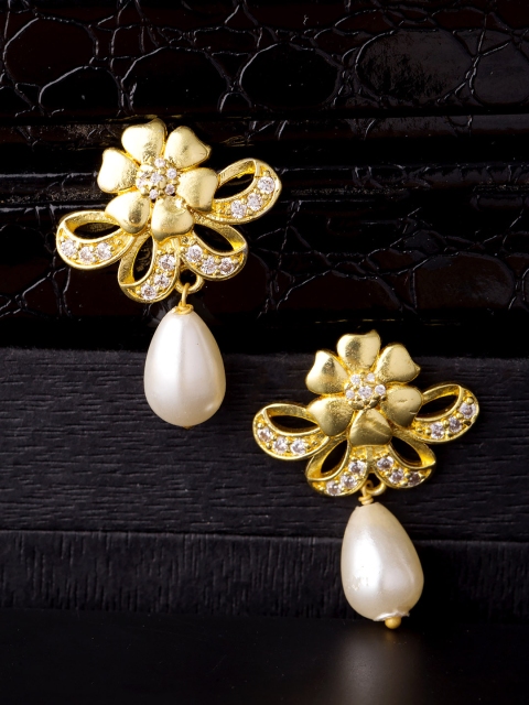 

Voylla Gold-Toned Floral Studs