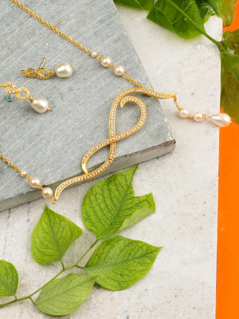 

Voylla Gold-Toned & Stone-Studded Jewellery Set
