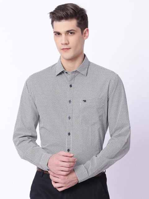 

THE BEAR HOUSE Men White & Black Tailored Fit Printed Semiformal Shirt