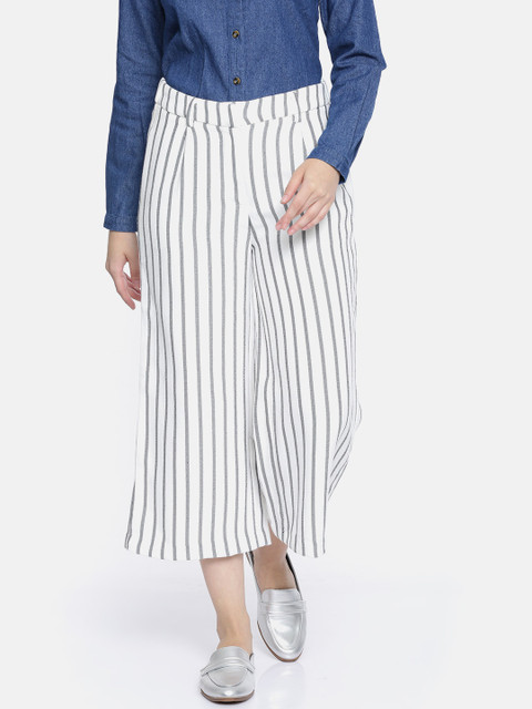 

Vero Moda Women White & Black Loose Fit Striped Cropped Culottes