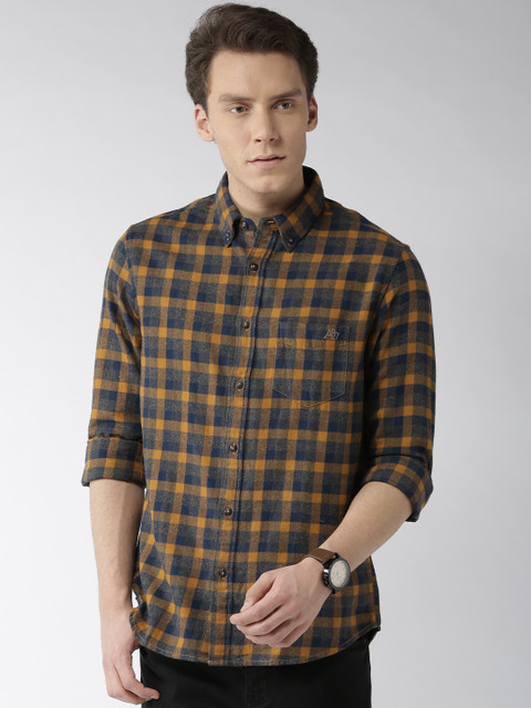 

Aeropostale Men Navy Blue & Mustard Yellow Regular Fit Checked Casual Shirt