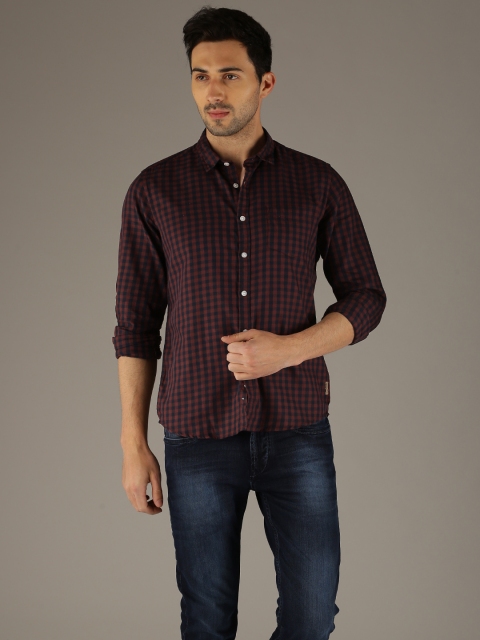 

Flying Machine Men Blue & Brown Slim Fit Checked Casual Shirt