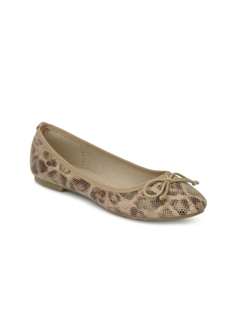 

Truffle Collection Women Beige Textured Ballerinas