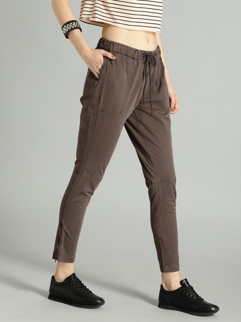 

Roadster Women Brown Regular Fit Solid Regular Trousers