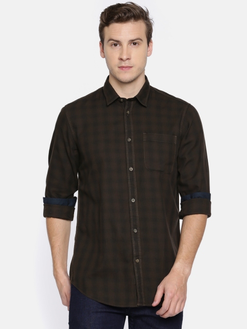 

Arrow Blue Jean Co. Men Brown Snug Slim Fit Checked Casual Shirt