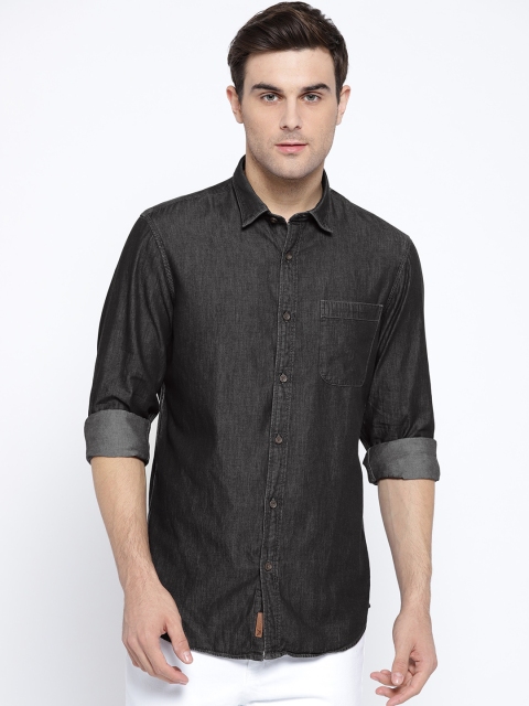

Arrow Blue Jean Co. Men Black Classic Slim Fit Solid Casual Shirt