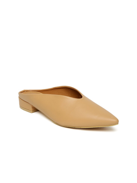 

Tresmode Women Beige Solid Synthetic Flats