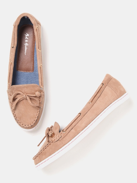 

Mast & Harbour Women Brown Boat Shoes