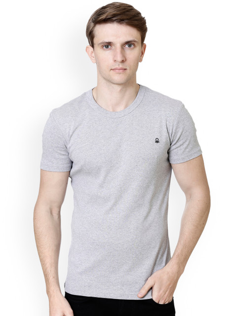 

United Colors of Benetton Men Grey Solid Round Neck T-shirt