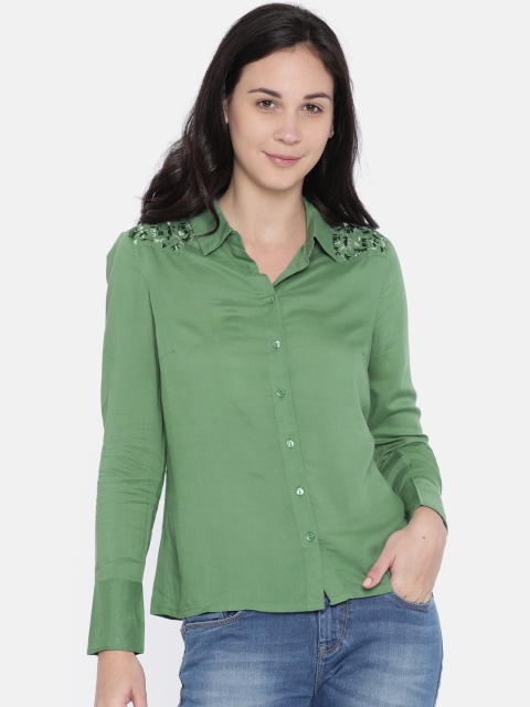 

Vero Moda Women Green Classic Regular Fit Self Design Casual Shirt