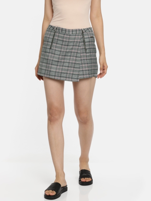 

Vero Moda Black & Pink Mini Skort