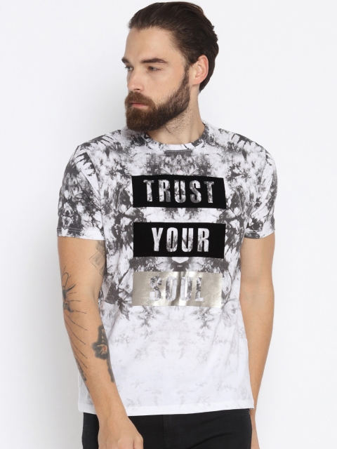 

Status Quo Men Off-White & Grey Printed Round Neck T-shirt