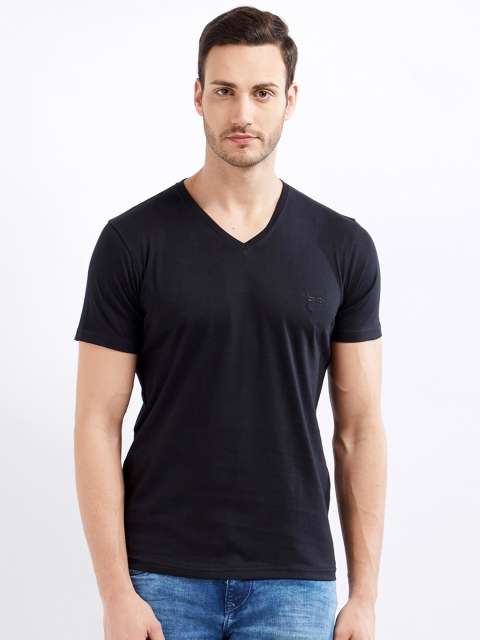 

Maniac Men Black Solid V-Neck T-shirt