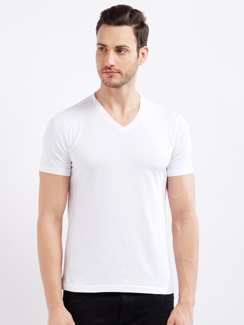 

Maniac Men White Solid V-Neck T-shirt