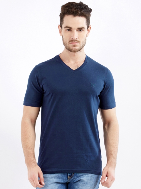 

Maniac Men Navy Blue Solid V-Neck T-shirt