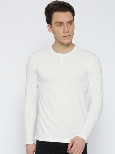 

Blackberrys Men White Solid Henley Neck T-shirt