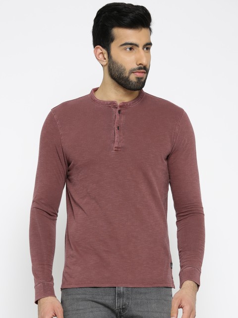 

Blackberrys Men Burgundy Solid Henley Neck T-shirt