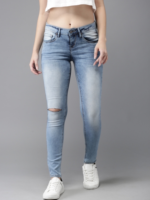 

Moda Rapido Women Blue Lean Skinny Fit Mid-Rise Slash Knee Stretchable Cropped Jeans