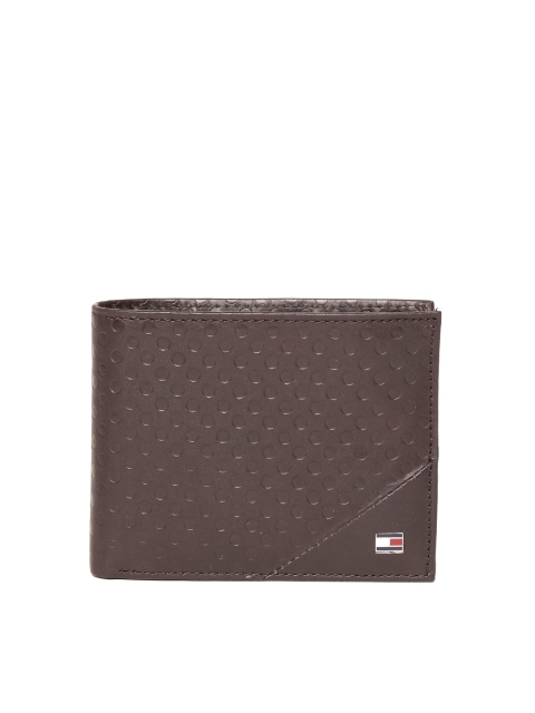 

Tommy Hilfiger Men Coffee Brown Textured Leather Two Fold Wallet
