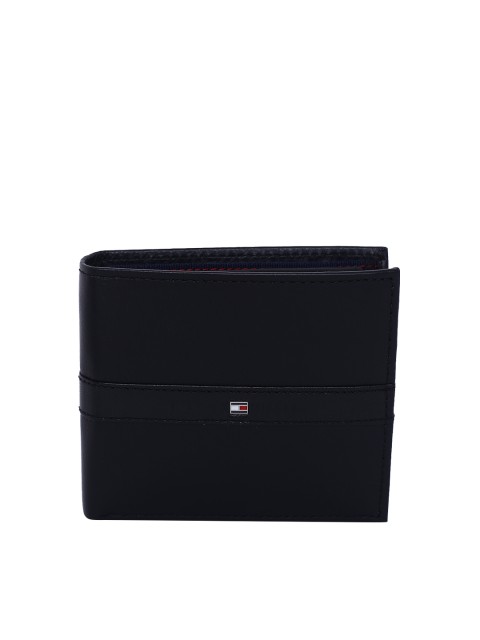 

Tommy Hilfiger Men Black Leather Two Fold Wallet