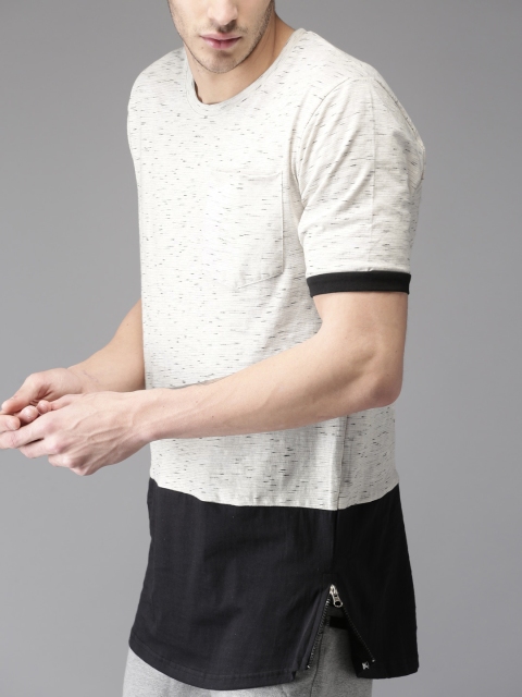 

Moda Rapido Men Cream-Coloured Self Design Round Neck T-shirt