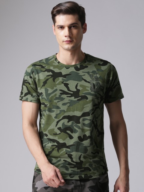 

YWC Men Olive Green & Black Camouflage Print T-shirt