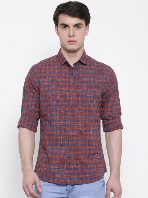 

CODE by Lifestyle Men Red & Navy Blue Slim Fit Checked Casual Shirt