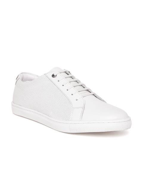 

Blackberrys Men White Textured Leather Sneakers
