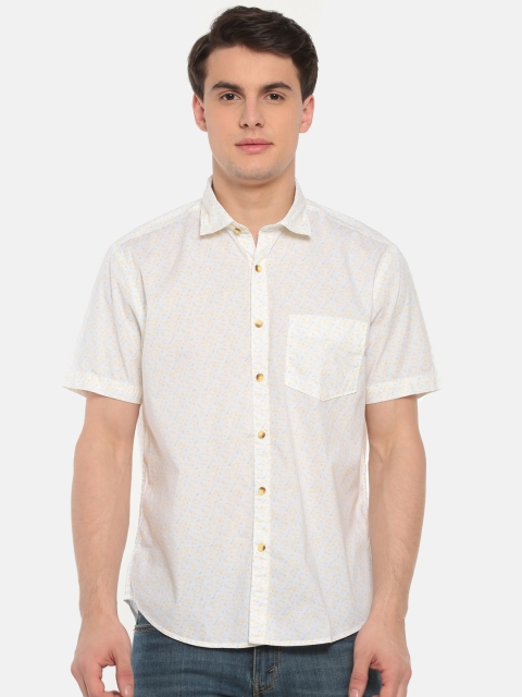 

CODE by Lifestyle Men Off-White Regular Fit Printed Casual Shirt