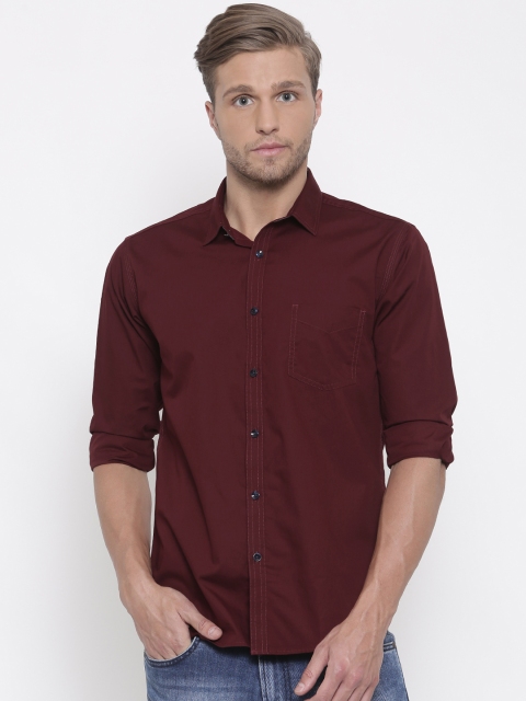 

V Dot Men Maroon Slim Fit Solid Casual Shirt