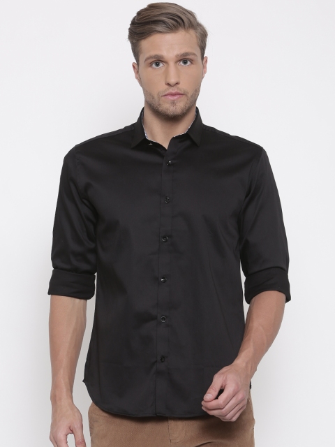 

V Dot Men Black Slim Fit Solid Casual Shirt