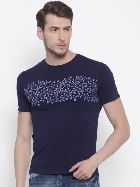 

V Dot Men Blue Printed Slim Fit Round Neck Pure Cotton T-shirt