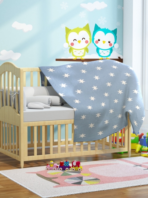 

Pluchi Blue Star Print AC Room 400 GSM Baby Blanket